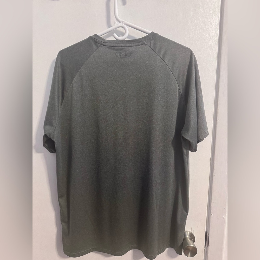 Under Armour Men's Gray Short Sleeve Tee - Picture 2 of 4